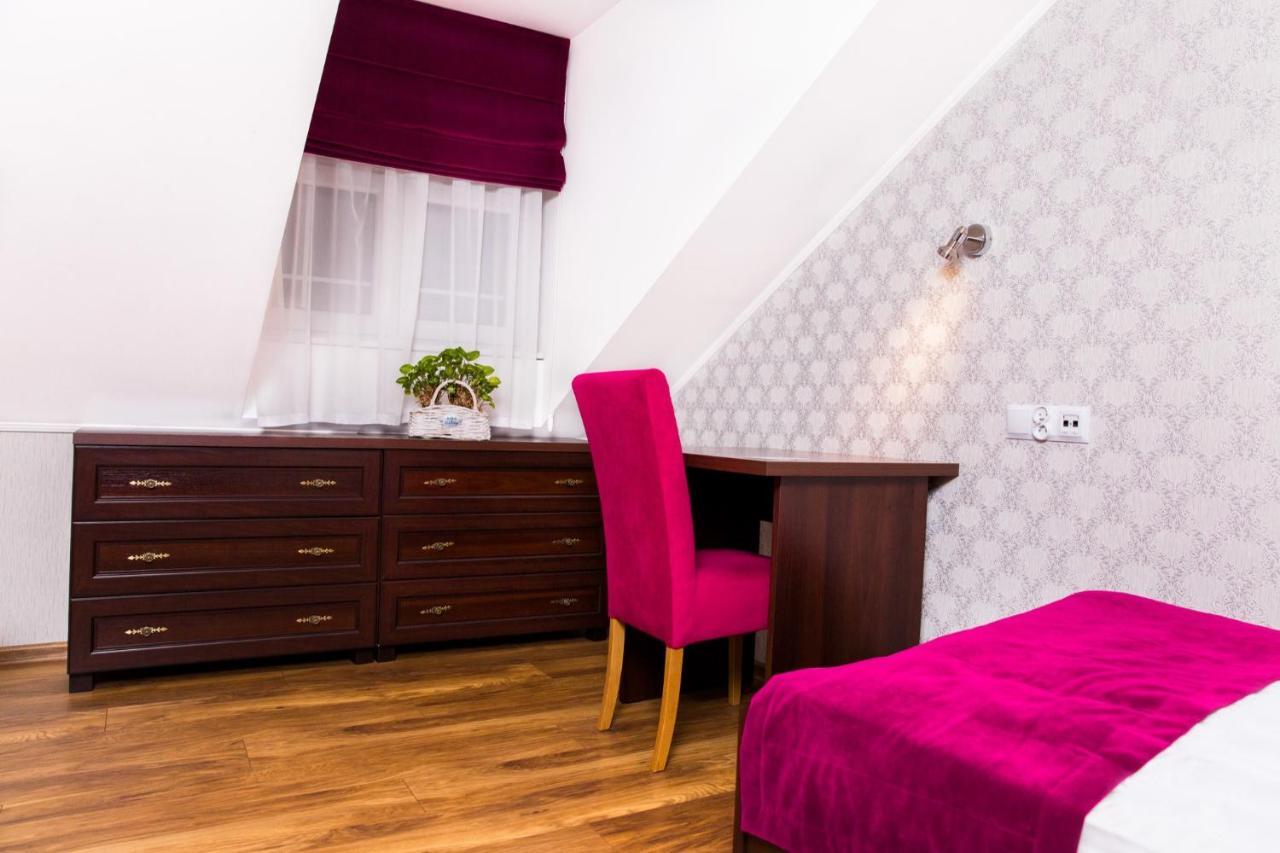 Dwor Olimp Hotel Stalowa Wola Exterior photo